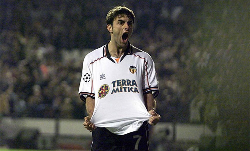 El 'Piojo' López fue un delantero que dio un magnífico rendimiento en el Valencia. Archivo/EFE