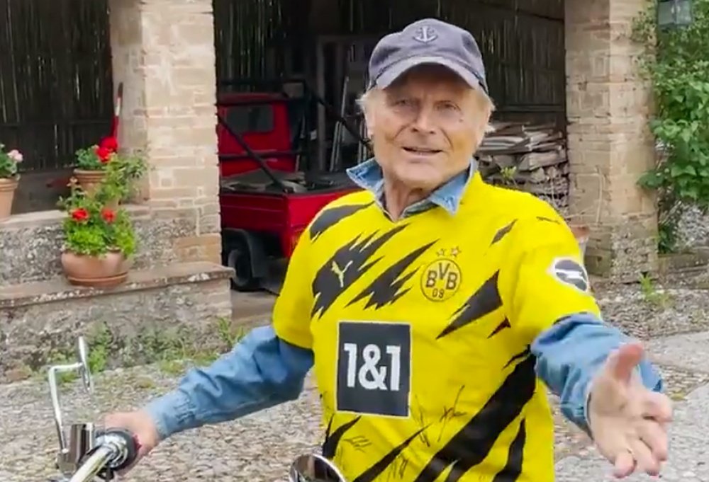 Les félicitations les plus inattendues à Haaland et au Borussia : Terence Hill ! Twitter/BVB