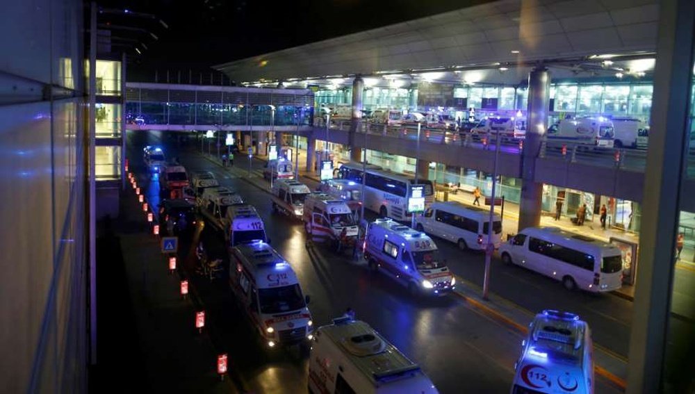 El aeropuerto de Estambul sufrió un doble atentado. EFE