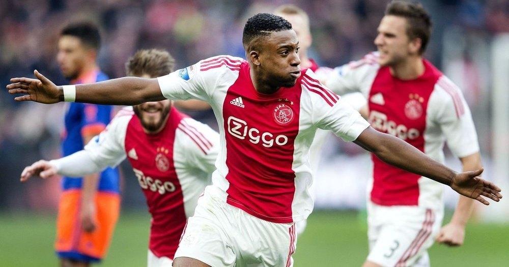 El Ajax no falló ante Willem II y sigue metiendo presión al PSV. Twitter