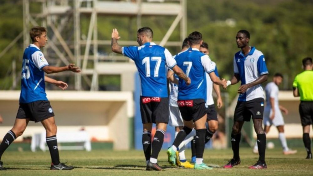 El Alavés goleó al Al Nasr. DeportivoAlavés