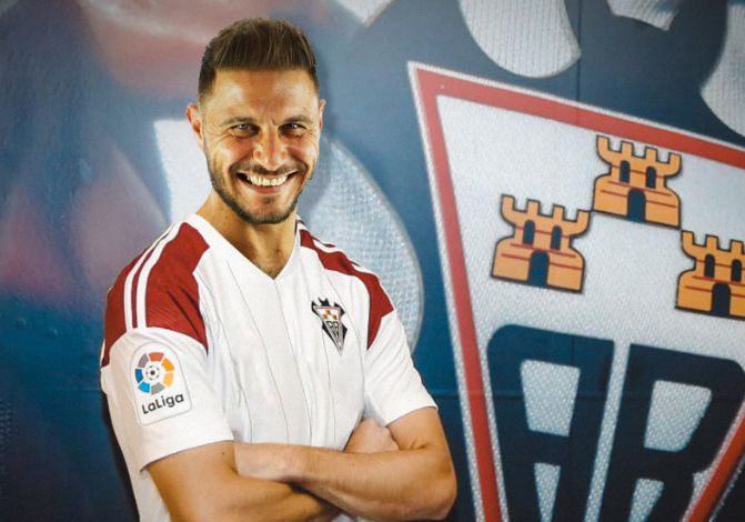Se cerró el círculo: el Betis anunció la llegada 'casi oficial' de Joaquín al Albacete