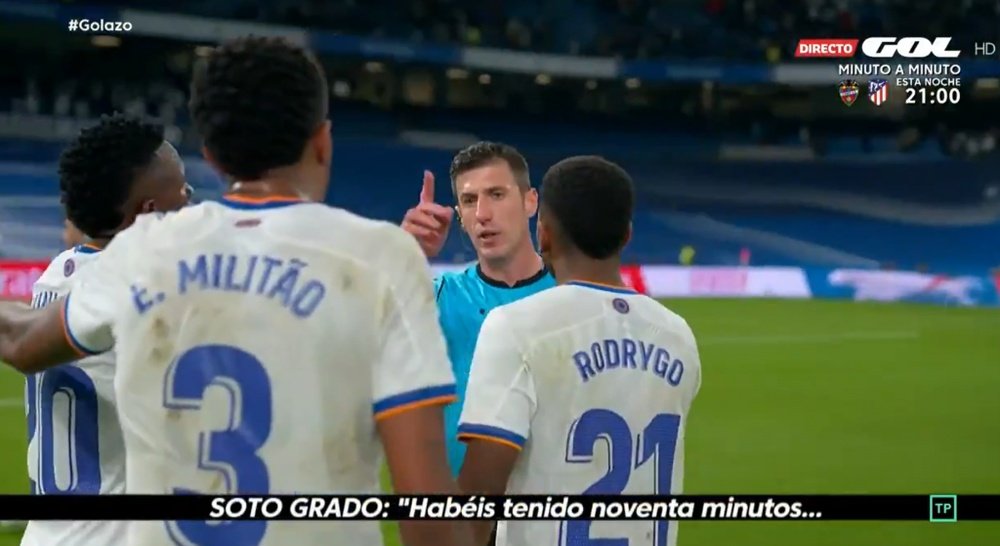 Cesar Soto Grado spoke to the Real Madrid players. Screenshot/ElGolazoDeGol