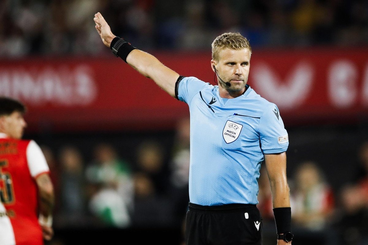 Nyberg, referee of Newcastle-Barcelona. EFE/Bart Stoutjesdijk
