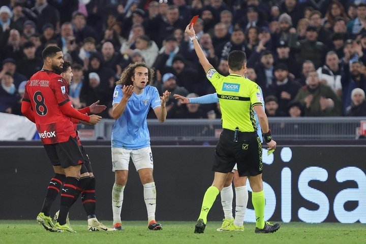 El árbitro de las 3 expulsiones del Lazio-Milan, a la nevera