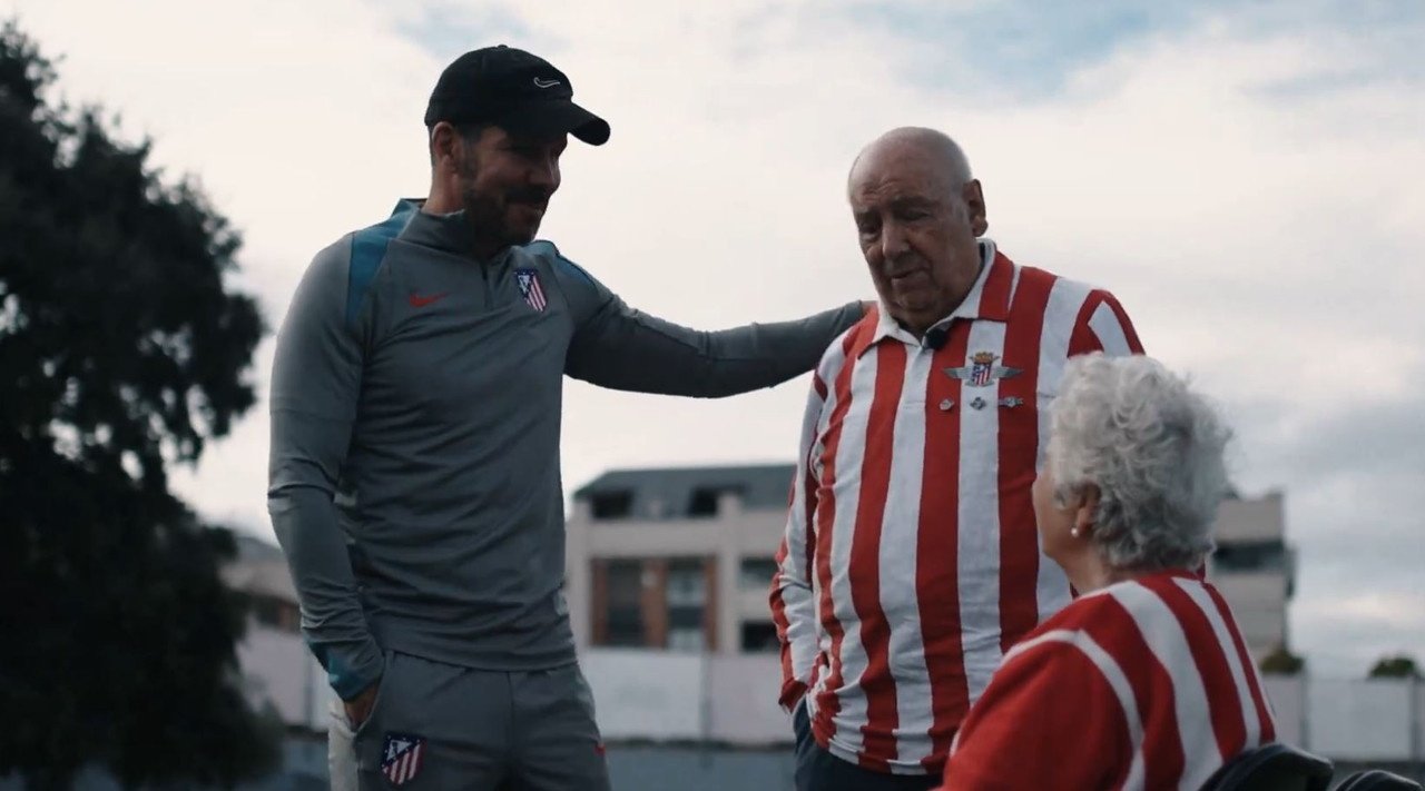 Andrés y Nieves tuvieron el homenaje que merecen. Captura/Atleti