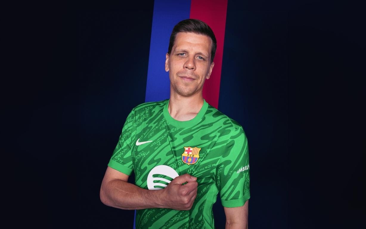 Szczesny no podía dejar pasar la oportunidad de probar en el Barça. EFE