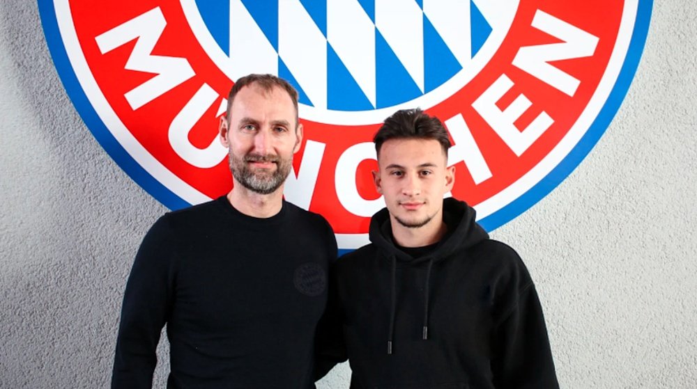 Nicolas-Gerrit Kühn, atacante de 20 anos, assinou com o Bayern de Munique. FCBayern