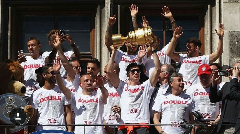 El Bayern de Múnich celebra la Copa de Alemania. RobertLewandowski