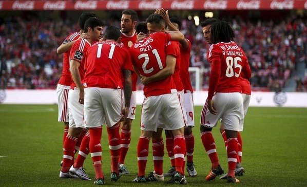 El Benfica celebra uno de los goles de la victoria. Twitter