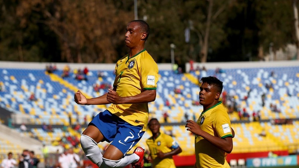 El brasileño Leandro celebra su gol marcado a Guinea, el segundo de la tarde. FIFA