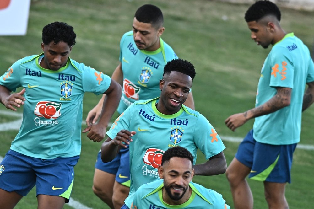 Le Brésil a commencé à se préparer pour le match contre la Colombie. EFE/AndréBorges