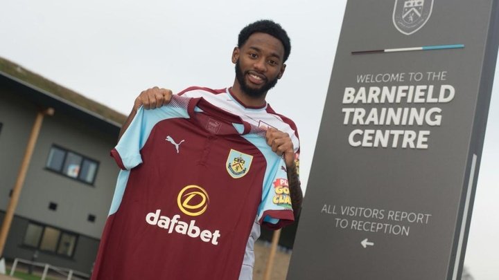 OFICIAL: Tottenham cede ponta francês ao Burnley