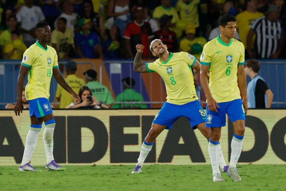 Brazil cruised to a 3-0 victory over Chile on Thursday. EFE