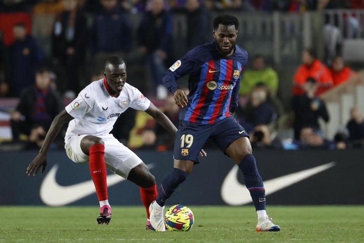 El agente de Kessié desmintió los rumores de salida del Barça