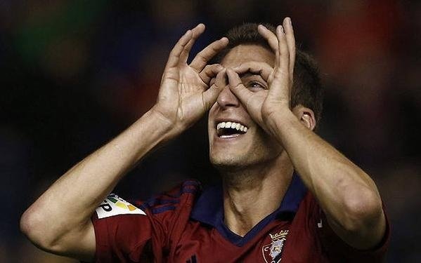 El centrocampista de Osasuna Roberto Torres celebra un gol. Twitter