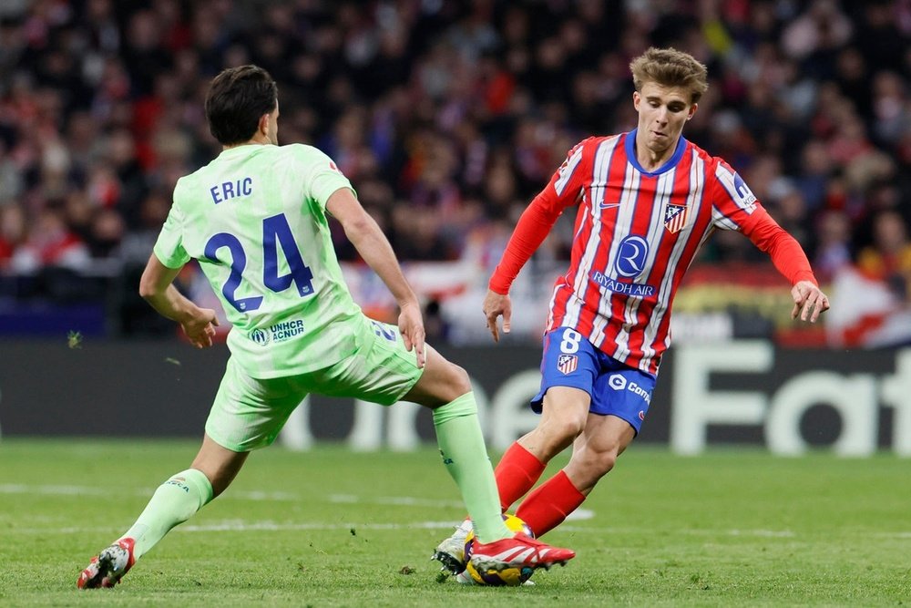Pablo Barrios met en garde que l'Atlético ne va pas baisser les bras. EFE