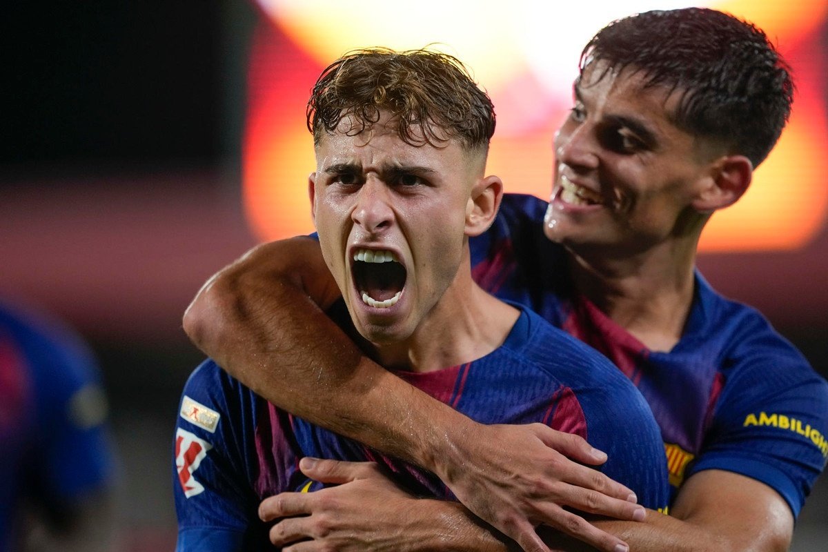 Fermin Lopez knocks on the door of Barcelona's starting line-up