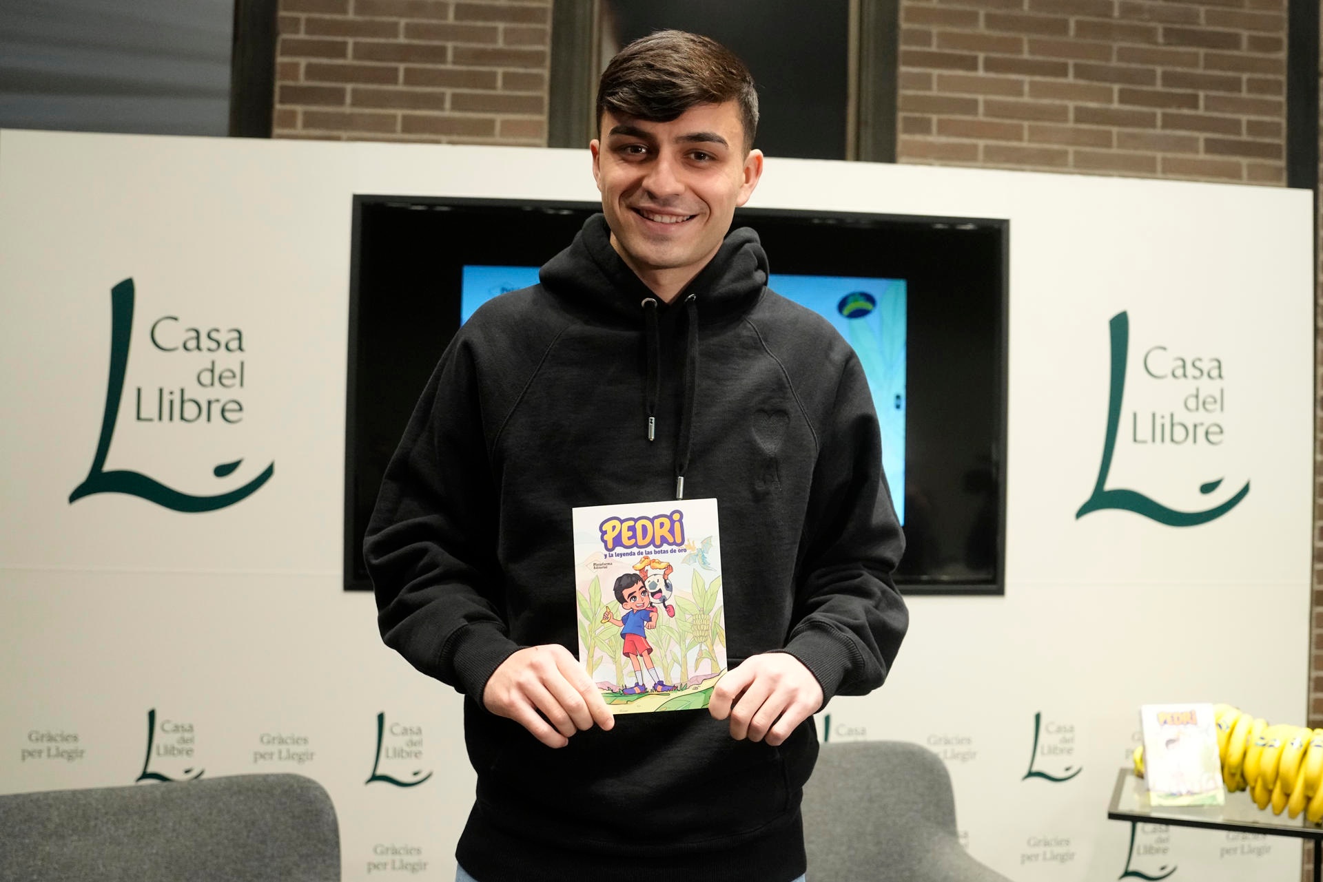 Pedri préfère gagner le triplé plutôt que le Ballon d'Or. EFE