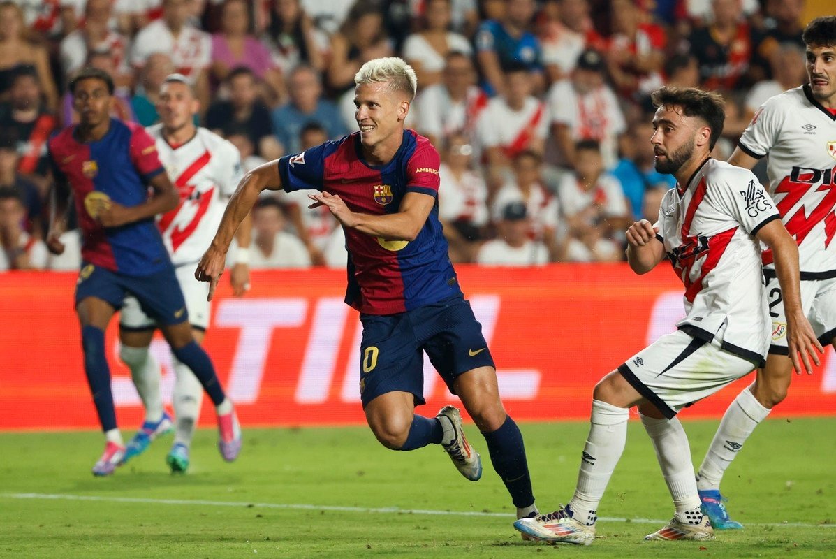 Dani Olmo habla tras su primer partido como azulgrana. EFE