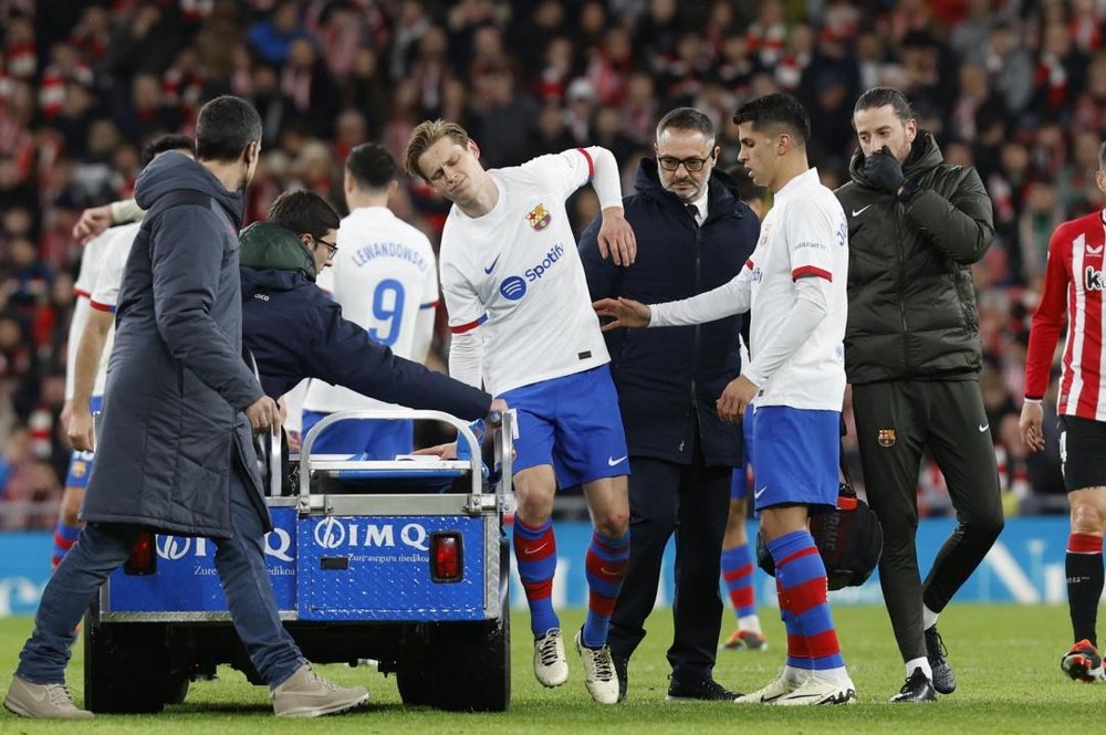 Frenkie de Jong is likely to be out for around a month. EFE