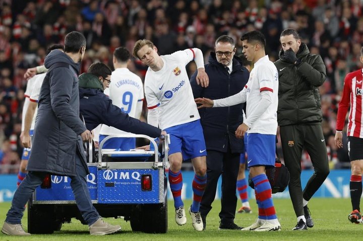 Barcelona provide De Jong and Pedri injury updates