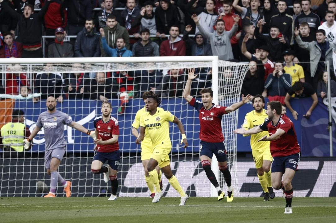 Chukwueze y Morales le dan una pequeña alegría al Villarreal entre tanta desgracia