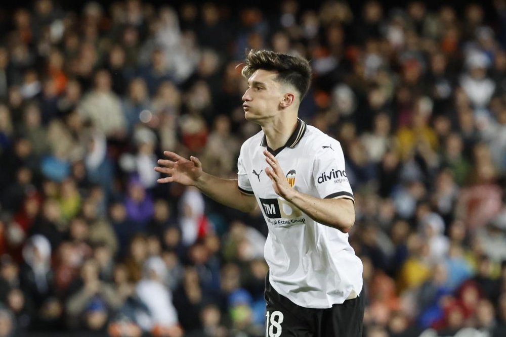 Pepelu scored Valencia's 1-2 against Barcelona on Monday. EFE