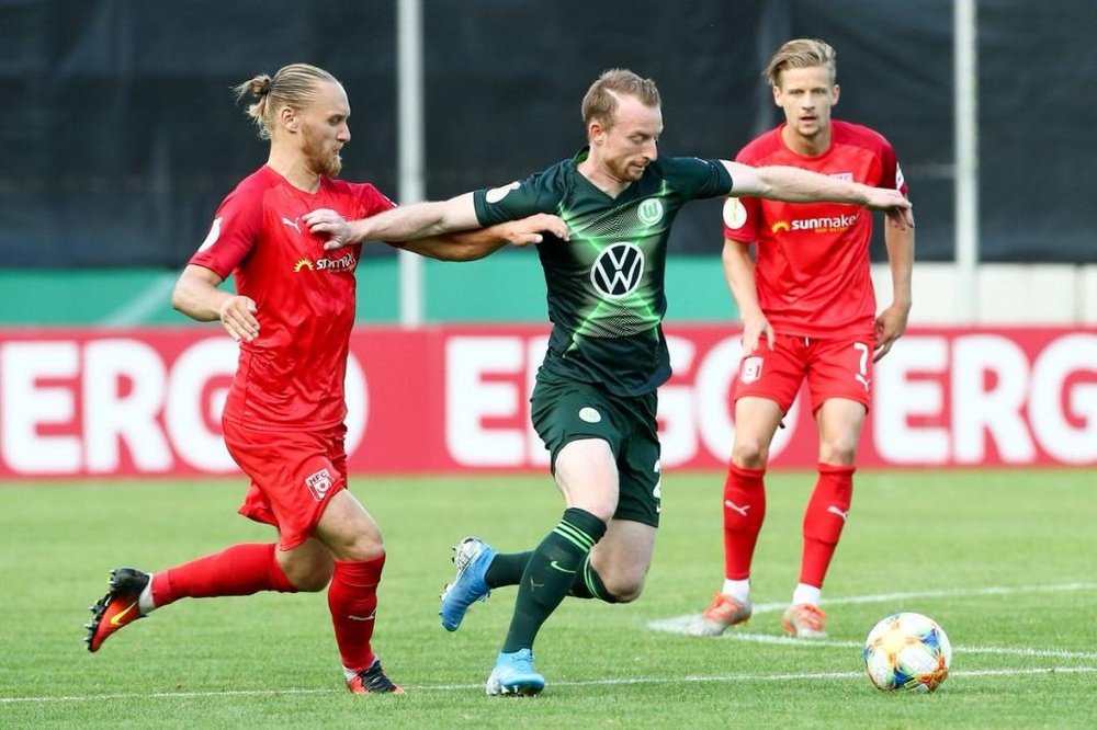 El Wolfsburgo sufre más de la cuenta ante un Tercera. Twitter/WfLWolfsburg