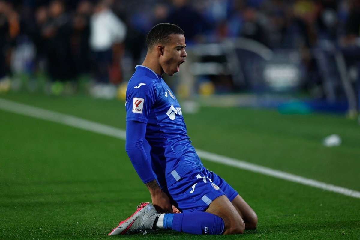 el-centrocampista-ingles-del-getafe-cf-mason-greenwood-celebra-su-gol-durante-el-partido-de-la-jornada-14-de-laliga-que-getafe-cf-y-ud-almeria-disputan-hoy-sabado-en-el-coliseum-de-getafe--efe.jpg