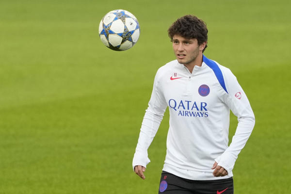 João Neves vetado do time titular por problema no aquecimento