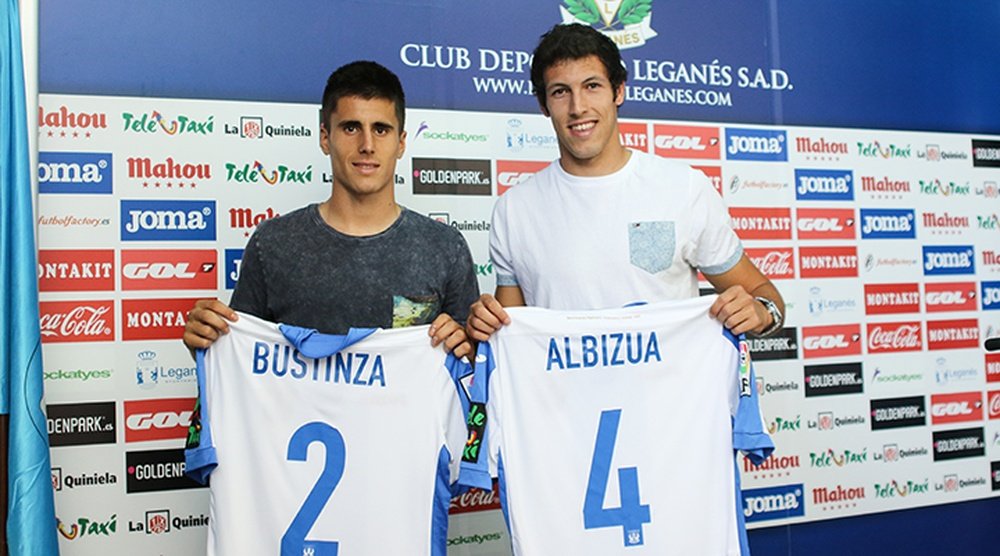 El Club Deportivo Leganés presentó en la sala de prensa de Butarque a los zagueros Unai Bustinza y Unai Albizua. DeportivoLeganés