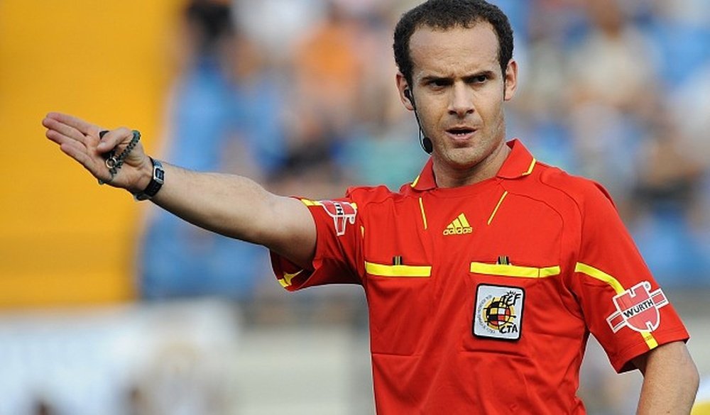 Melero López será el colegiado del Valencia-Real Sociedad. EFE/Archivo