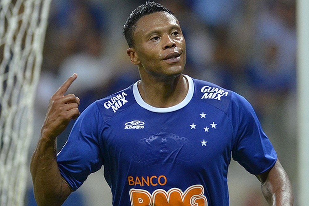 El Cruzeiro fue el último equipo de Julio Baptista, que está entrenando con el Orlando City, que podría ofrecerle un contrato. AFP