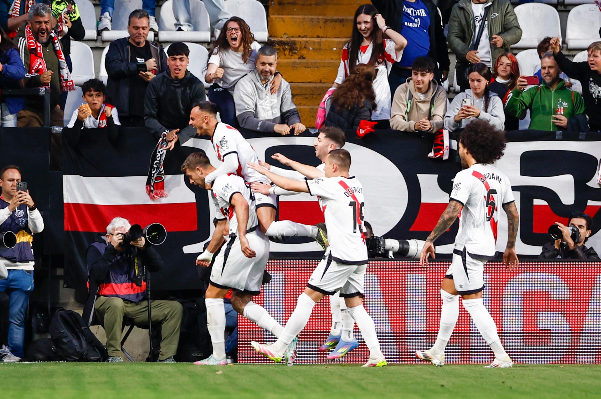 ¡Robo en el vestuario del Rayo!