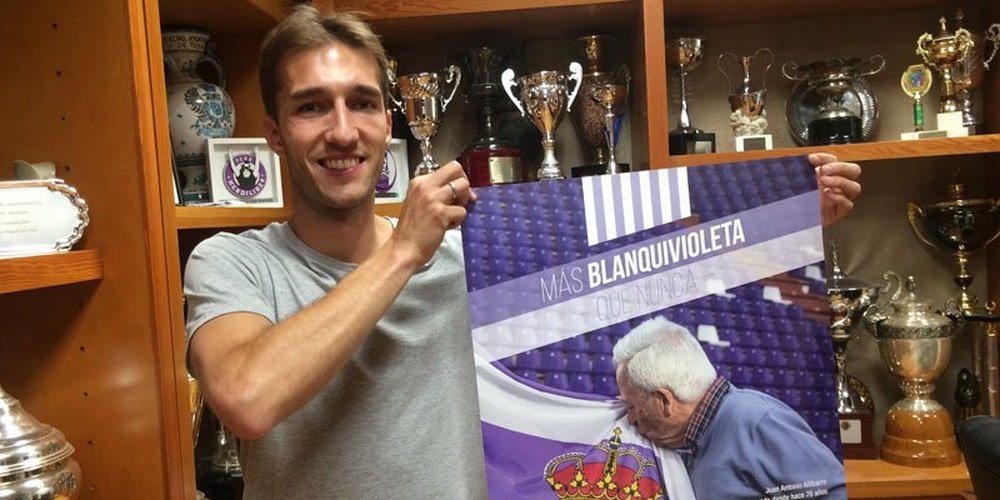 El defensa Rafa López regresa a Valladolid y firma hasta 2019. RealValladolid