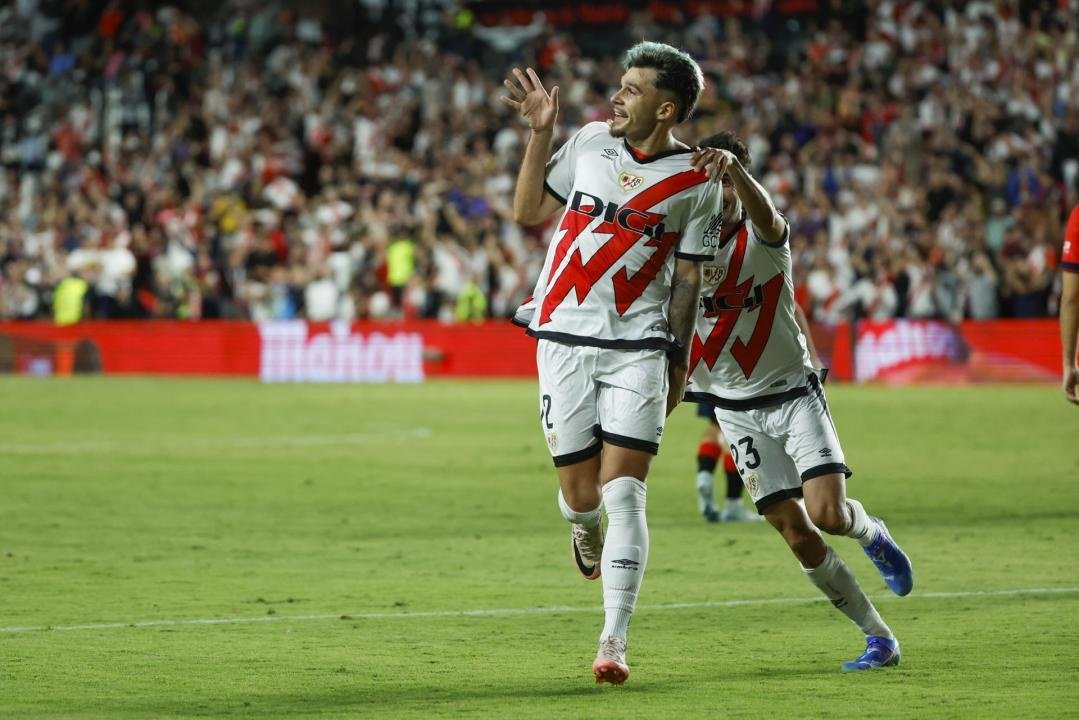 El Rayo venció por 3-1 a Osasuna. EFE