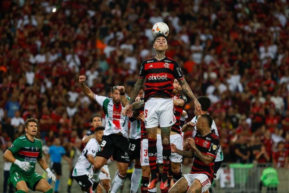 Flamengo faz o 'feijão com arroz' e vence o Palestino. EFE/ Antonio Lacerda