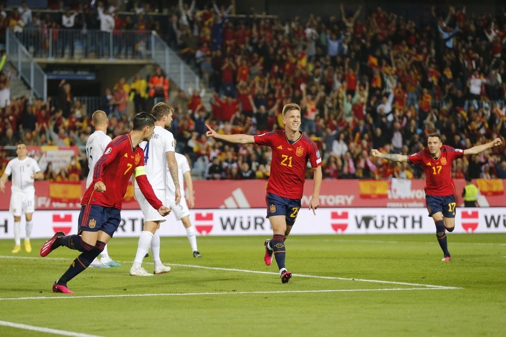 Dani Olmo's contract with Leipzig expires in 2024. EFE
