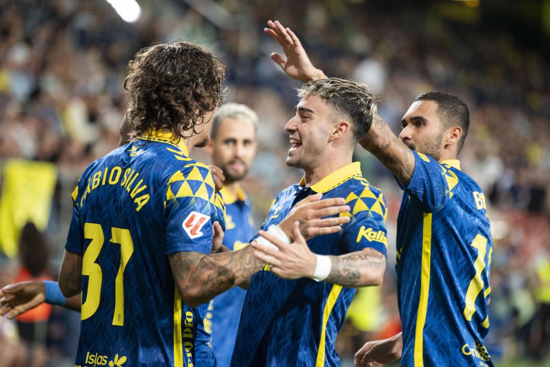 Fábio Silva celebra su gol en Villarreal