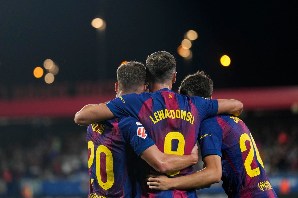 Raphinha y Lewandowski hacen historia en el Barça y en LaLiga desde el banquillo