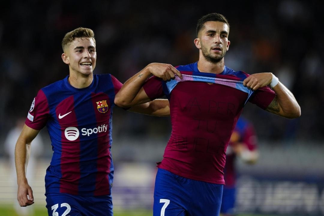 Jogador de 17 anos do Barcelona vive conto de fadas - Futebol - Correio da  Manhã