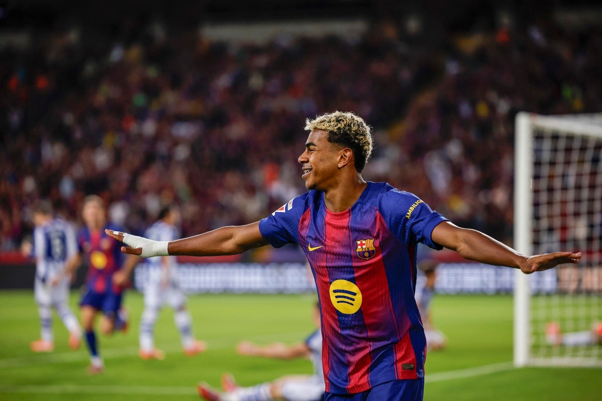 Lamine vuelve para poner líder al Barça