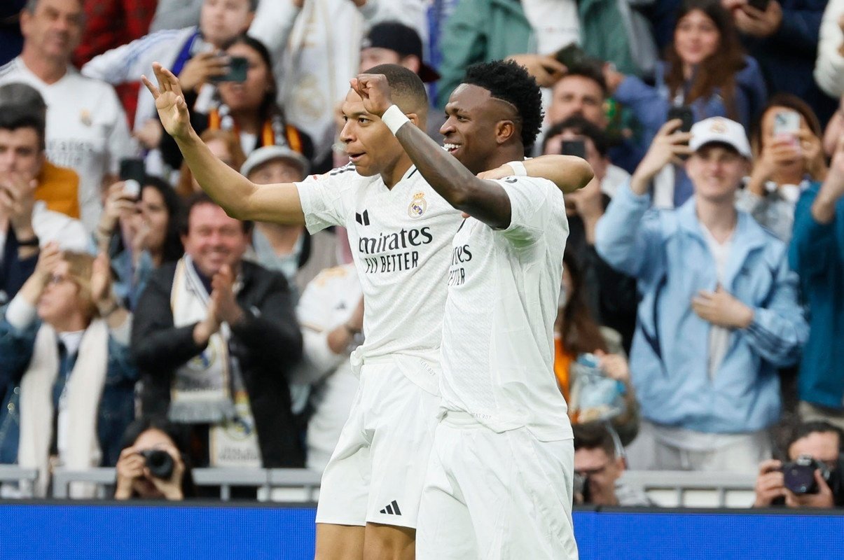 Com doblete de Mbappé, Madrid bate o Celta na LaLiga