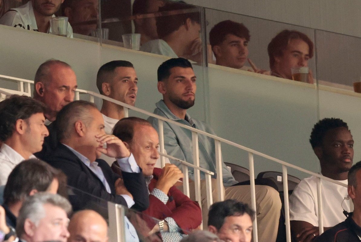 Rafa Mir ya tiene el pasaporte y podrá viajar a México con el Valencia