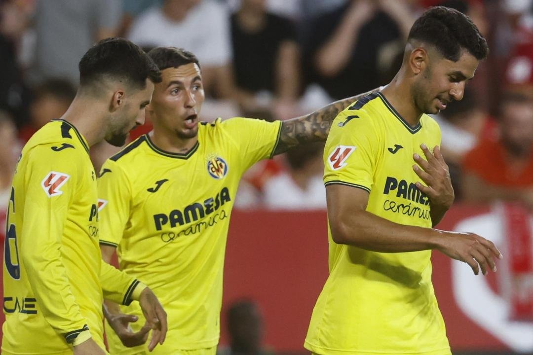 El Villarreal venció por 1-2 al Sevilla. EFE