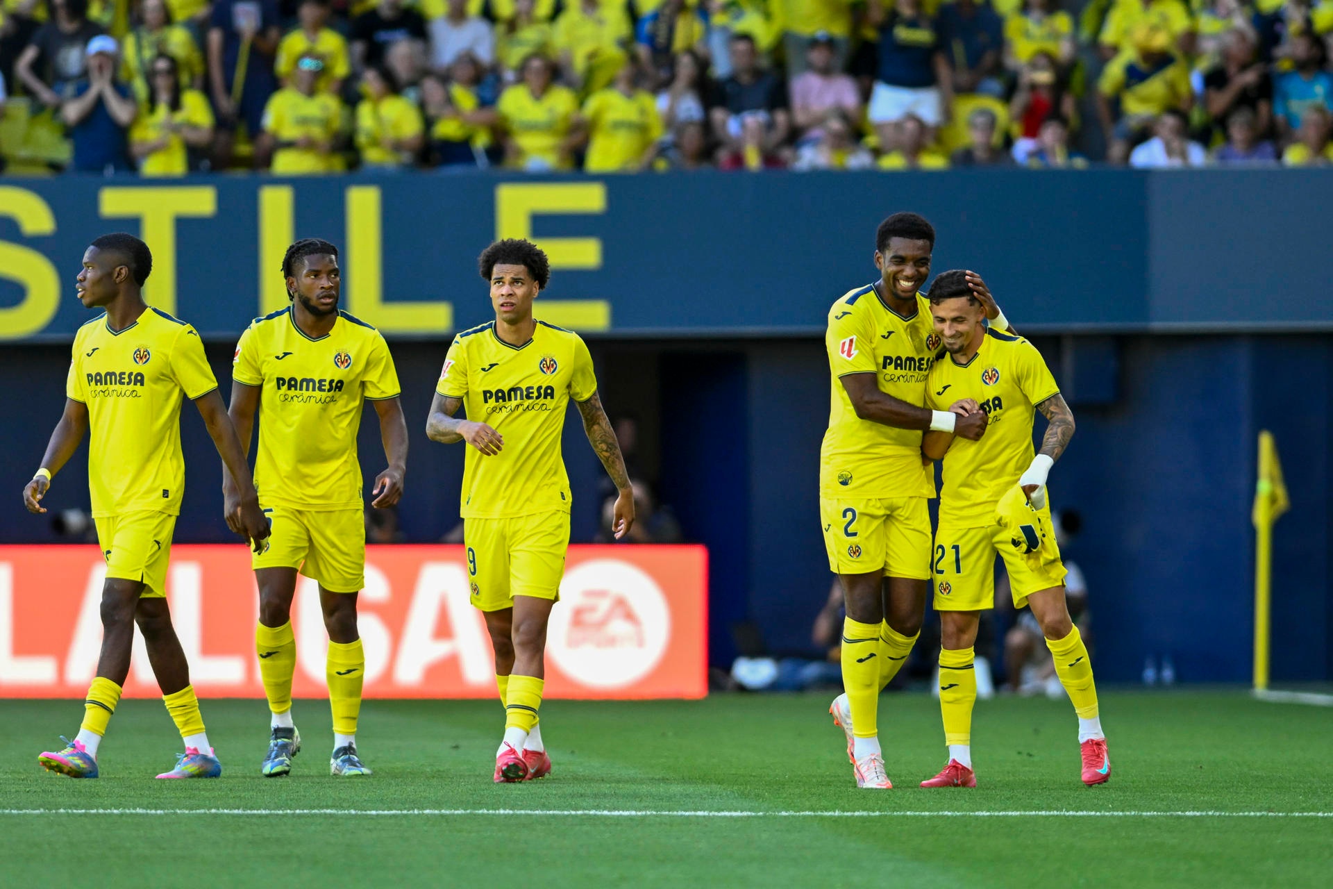 El Villarreal venció por 4-2 al Sevilla. EFE