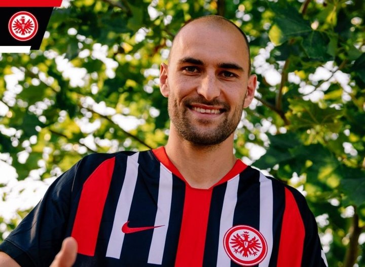 OFICIAL: Bas Dost, novo jogador do Eintracht Frankfurt