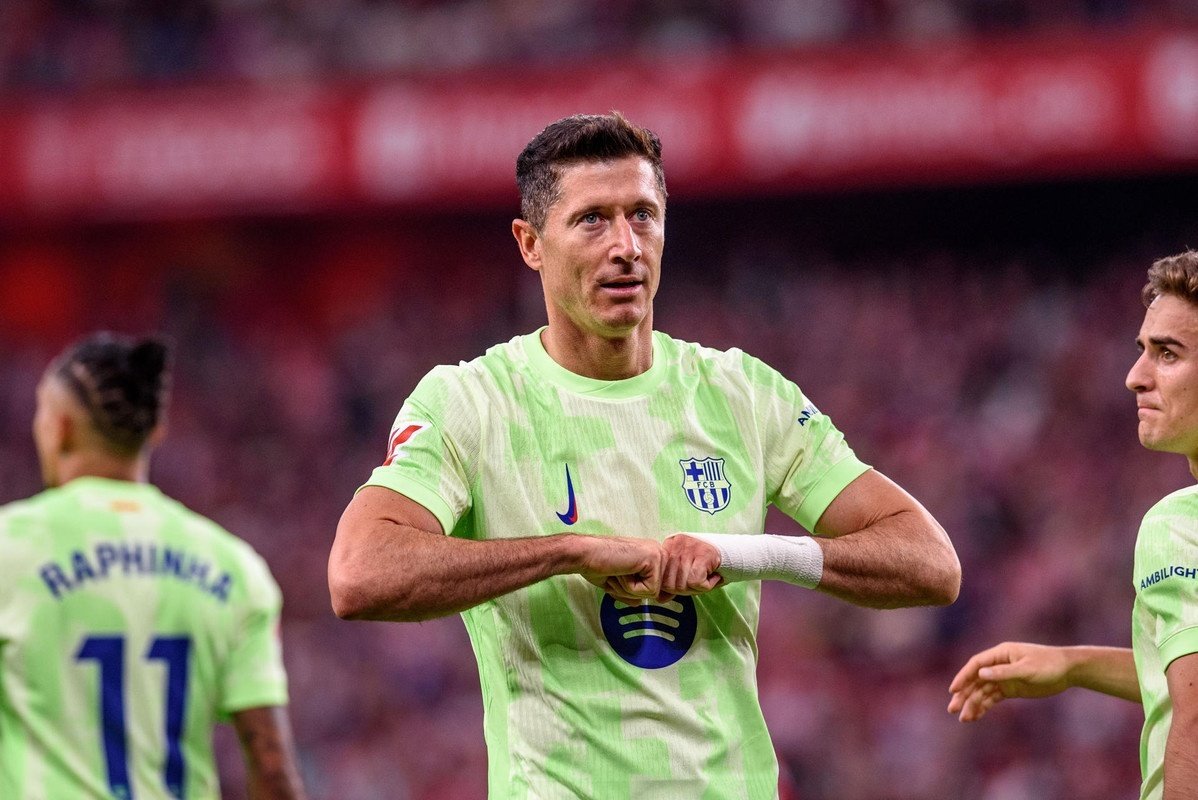 De Marcos y el Barça echan el telón con sus últimos bailes. EFE