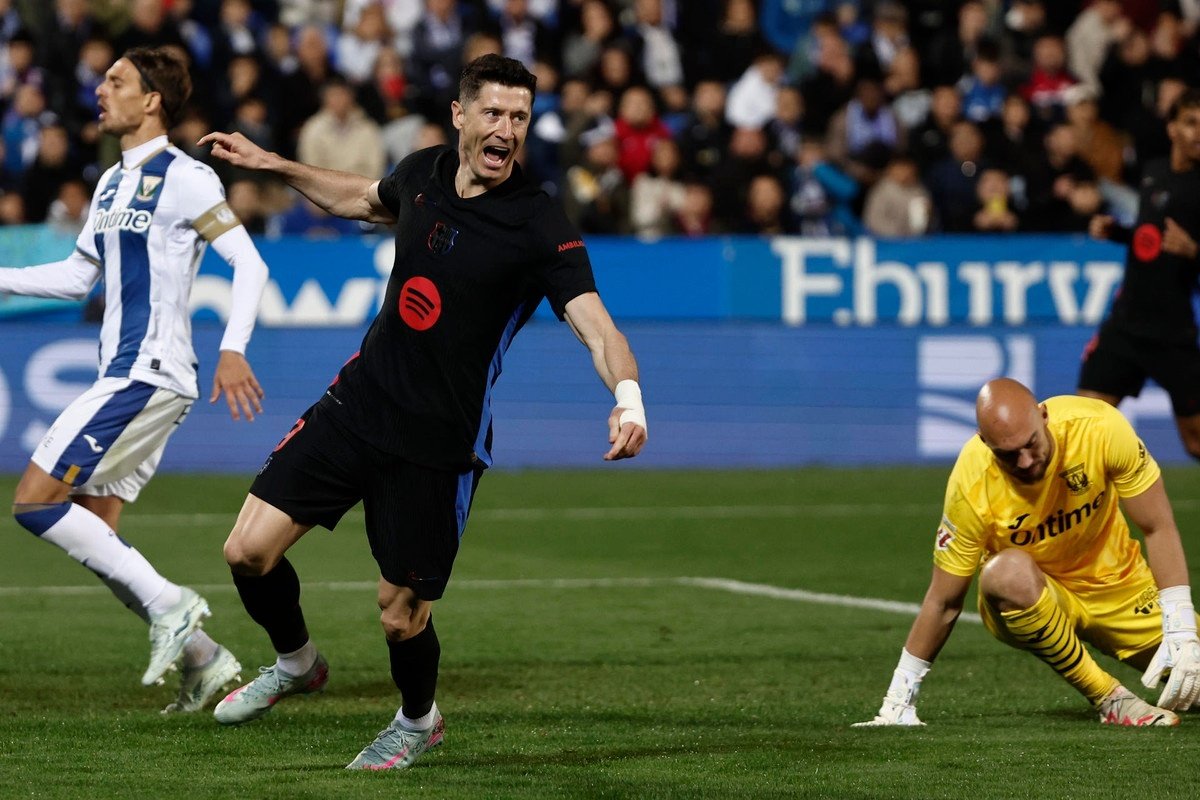 Asistencia de Óscar, gol de Jorge, victoria del líder